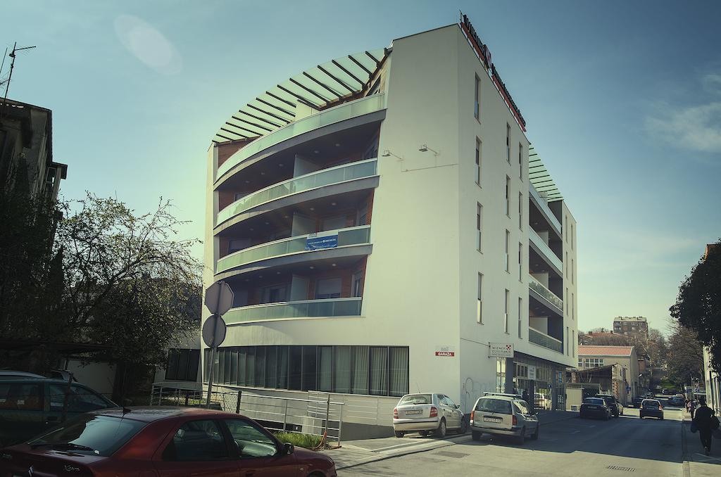Pula City Business Apartments エクステリア 写真