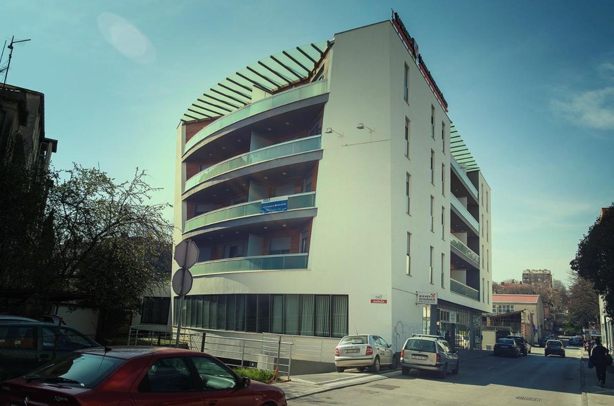 Pula City Business Apartments エクステリア 写真